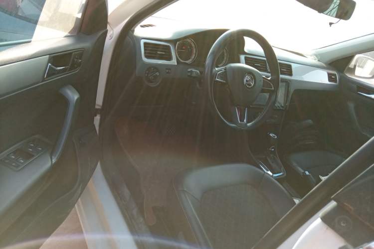 Used Skoda Rapid 2018 1.6L Automatic Comfort Edition
