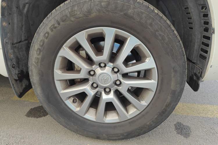 Used Toyota Prado 2018 3.5L Automatic TX-L with Rear-Mounted Spare Tire

