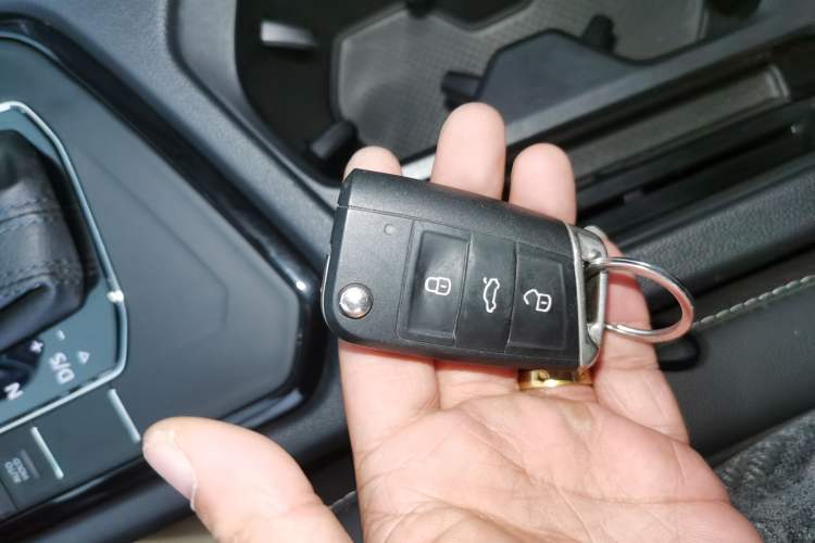 Used Volkswagen Tiguan L 2021 330TSI Automatic Two-Wheel Drive Smart Edition Interior 1