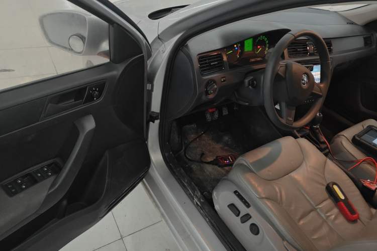 Used Skoda Rapid Spaceback 2014 1.4TSI DSG Enjoyment Edition