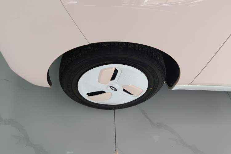 Used Chery QQ Ice Cream 2022 170km Sundae Phosphate Lithium-Ion
