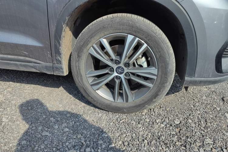 Used BYD Song Pro New Energy 2022 DM-i 51km Luxury Model Right Front Wheel Hub