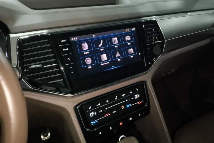 Used Volkswagen Viloran 2020 380TSI Flagship Edition Audio And AC Panel