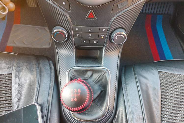 Used Chevrolet Cruze 2013 1.6L SE MT Gear Lever