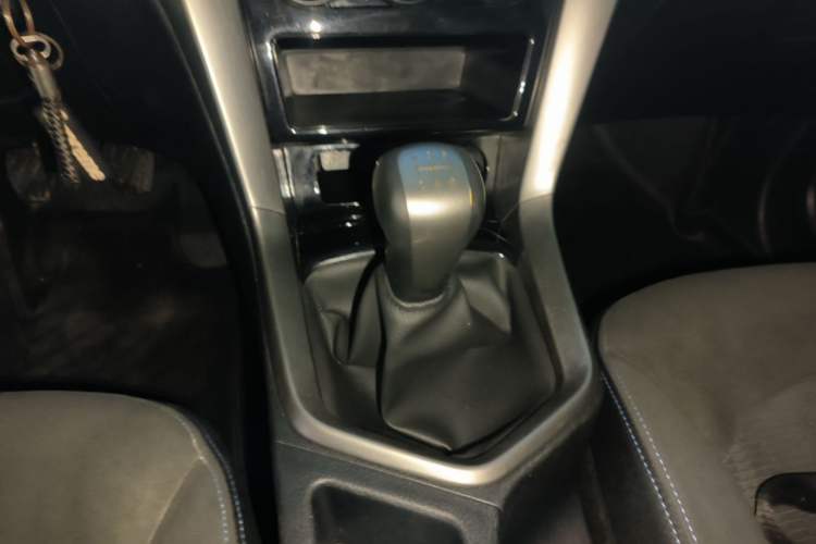 Used Venucia T70 2016 1.6L Manual Ruixing Edition
