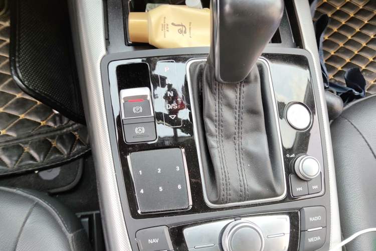 Used Audi A6L 2017 TFSI Sport Edition Gear Lever