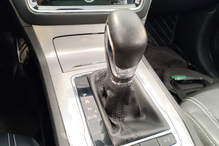 Used Roewe RX5 2019 30T Two-Wheel Drive Automatic Ali SmartConnect Platinum Edition