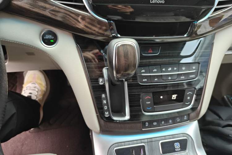 Used Buick GL8 2017 ES 28T Comfort Model China V Standard Gear Lever