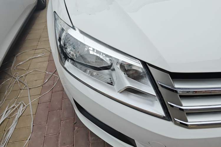 Used Volkswagen Santana 2015 1.6L Manual Comfort Edition