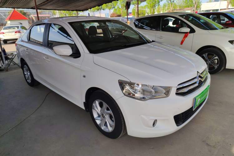 Used Citroen Elysee 2015 Zhishang Edition 1.6L Manual Fashion Model Front Right 45 Deg