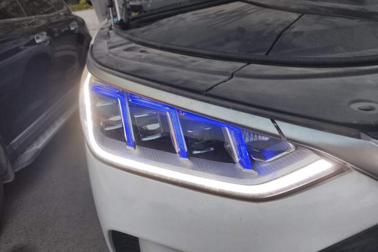 Used BYD Song PLUS New Energy 2021 DM-i 110KM Flagship PLUS Right Front Headlight