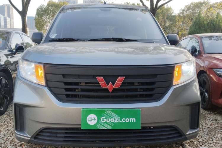 Used Wuling Hongguang PLUS 2020 1.5L Manual Standard Edition 5 Seats