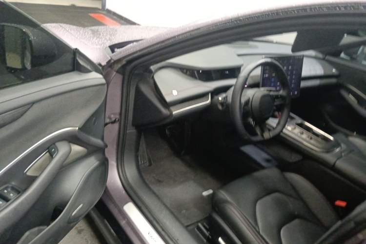 Used Xiaomi Auto SU7 2024 Rear-Drive Long-Range Intelligent Driving Version Driver Seat