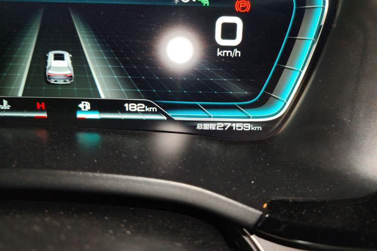 Used BYD Song PLUS 2020 1.5T Automatic Flagship Edition Odometer Close Up