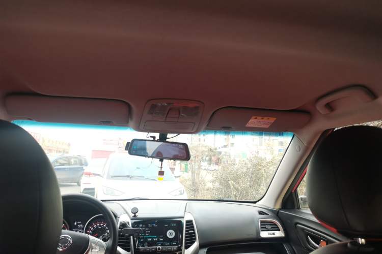 Used SsangYong Tivolan 2015 1.6L Automatic Two-Wheel Drive Zhi Chun Edition Headliner