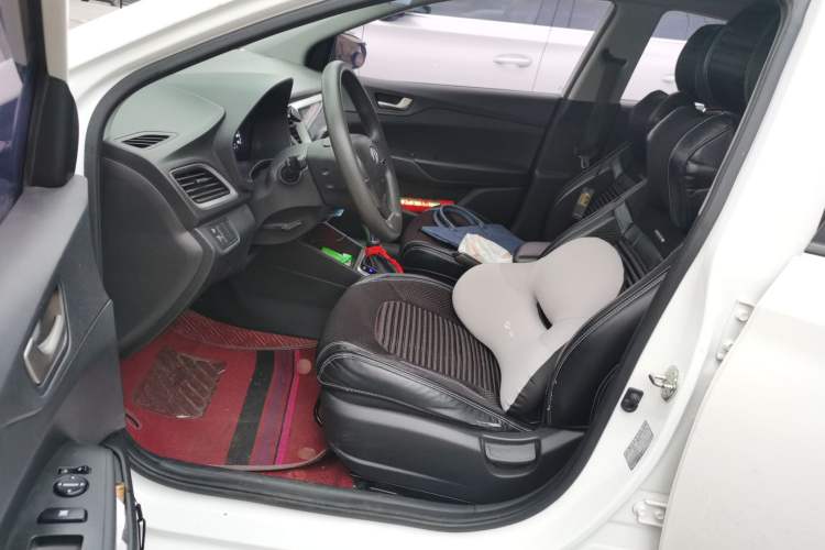 Used Hyundai Verna (new generation) 2016 1.4L Automatic Cool Edition GLS Driver Seat