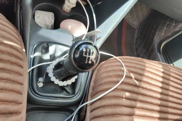 Used Volkswagen Polo 2014 1.4L Manual Fashion Edition Gear Lever