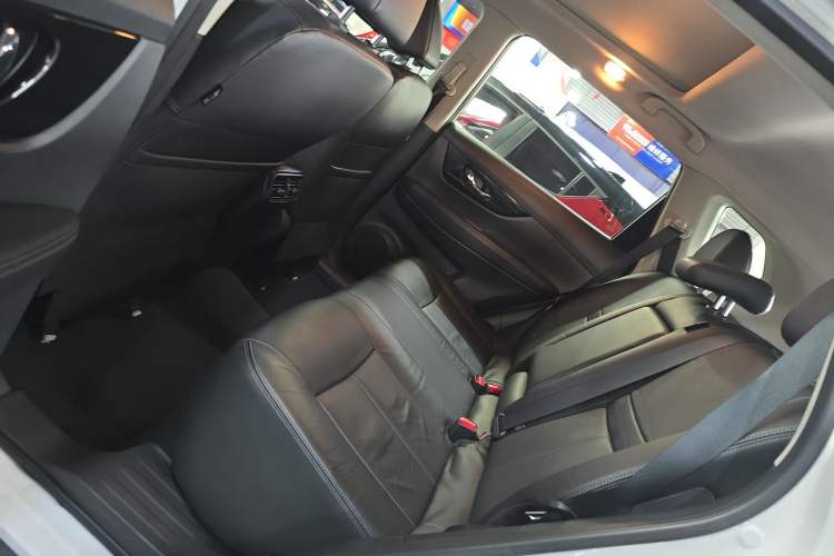 Used Nissan X-Trail 2020 2.0L XL ITS CVT 2WD SmartConnect Comfort Edition Left Rear Seat