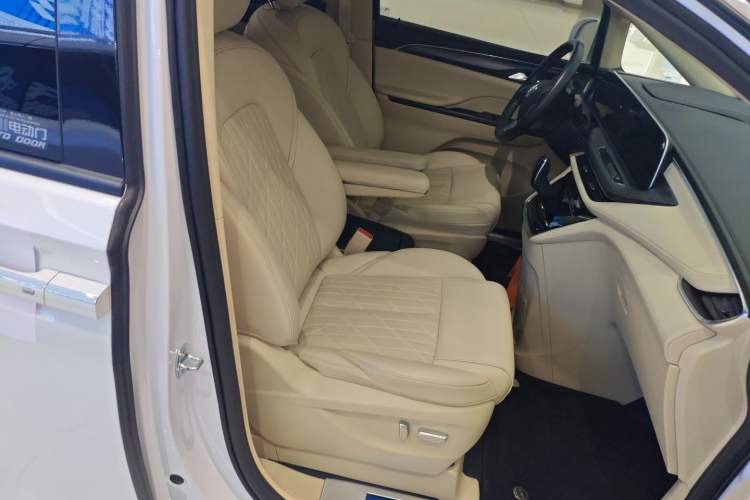 Used Buick GL8 2023 ES Lu Zun Luxury Model