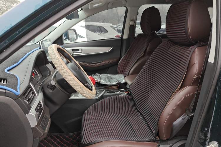 Used FORTHING T5 2023 Grand Edition 1.6L Manual Dream Version Five Seats
