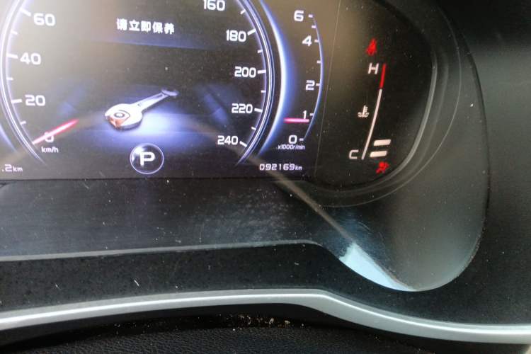 Used Geely Auto Emgrand X7 Sport 2018 1.8TD Automatic Two-Wheel Drive Smart Connect 4G Internet Edition Odometer Close Up