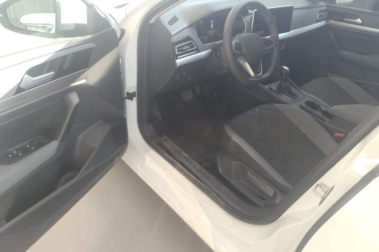 Used Volkswagen Lavida 2023 1.5L Automatic De Yi Edition Driver Seat