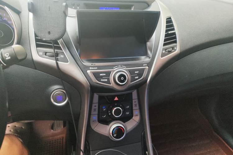 Used Hyundai Elantra (5th Generation / Langdong) 2015 1.6L Automatic Leading Model Audio And AC Panel