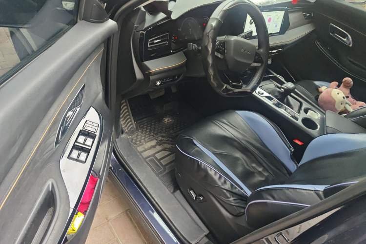 Used CHANGAN OSHAN X7 PLUS 2023 Enjoy Edition 1.5T Automatic Prestige 7-Seater
