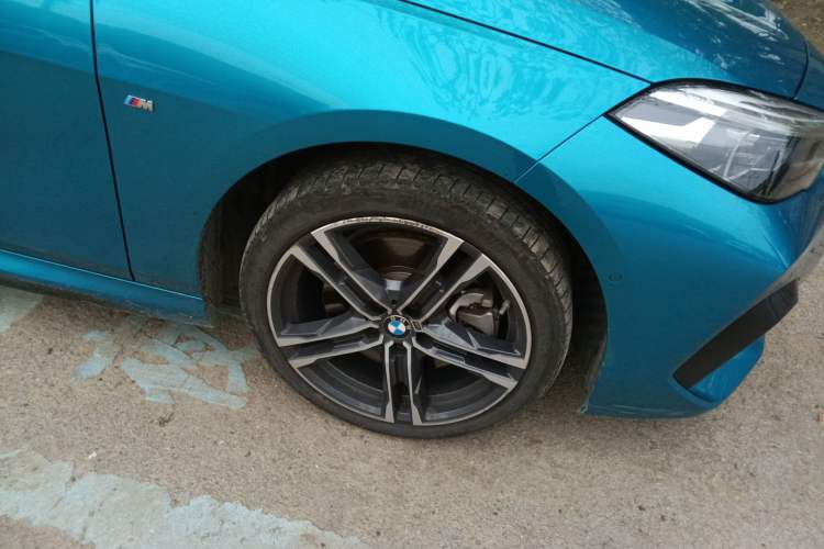Used BMW 2 Series 2021 225i Four-Door Coupe M Sport Night Edition Right Front Wheel Hub