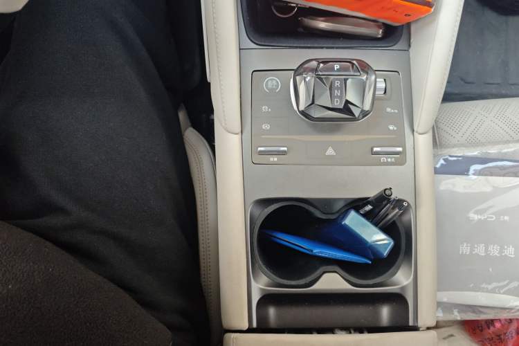 Used BYD Yuan UP 2024 401KM Leading Edition
