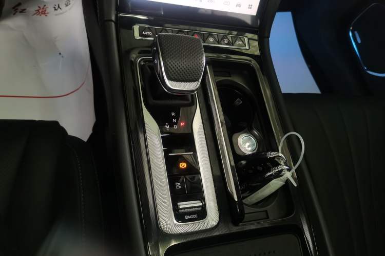 Used Hongqi H5 2025 2.0T Automatic Flag Edition – 500 000 Units Commemorative Version