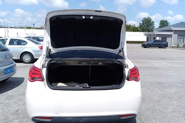 Used Roewe 550 2014 550S 1.8L Manual Smart Selection Model
