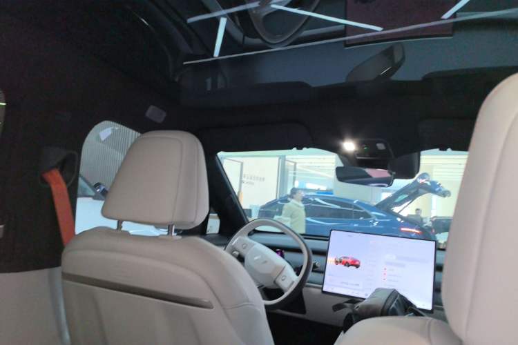 Used ONVO L60 2024 60 kWh Rear-Drive Version
