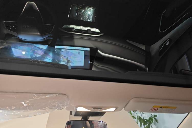 Used Venucia V DD-i 2025 Orca 150km Joyful Journey Edition