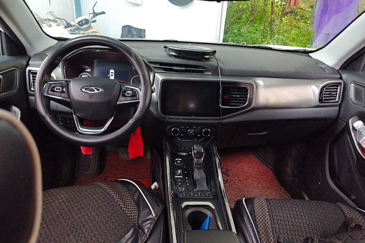 Used Chery Tiggo 8 2018 1.5 TCI Automatic Prestige 7-Seater Center Console