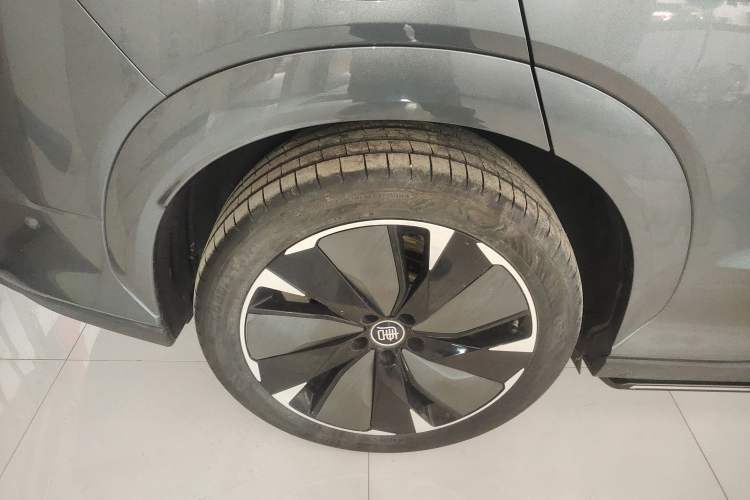 Used BYD Tang L 2025 DM 175KM Drone Player Edition Right Rear Wheel Hub