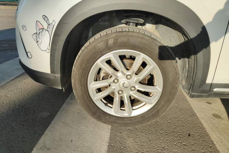 Used Wuling Alvez 2022 1.5L CVT Comfort Edition Left Front Wheel Hub