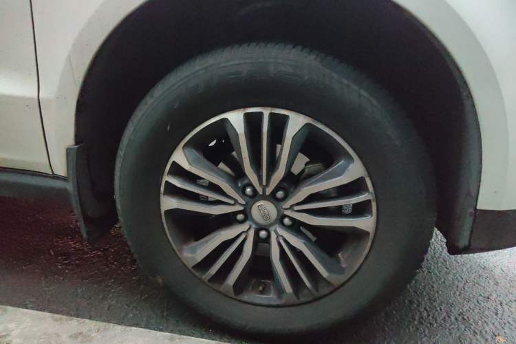 Used Geely Auto Vision X6 2019 1.8L Manual 4G Connect Luxury Version China V Standard
