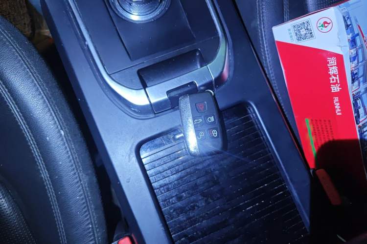 Used Land Rover Discovery Sport 2017 2.0T SE
