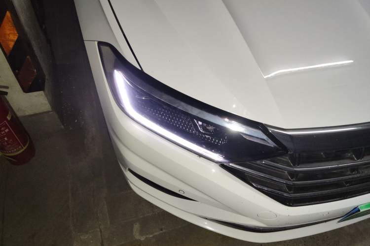 Used Volkswagen Sagitar 2021 280TSI DSG Comfort Connect Edition Right Front Headlight