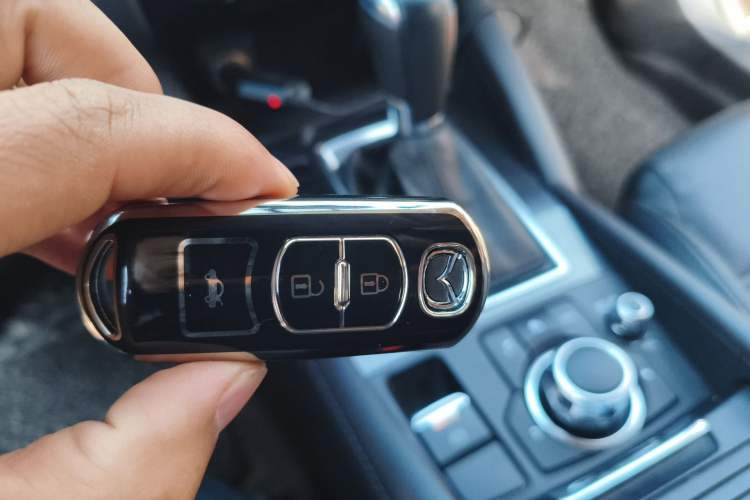 Used Mazda Atenza 2017 2.0L Blue Sky Luxury Edition
