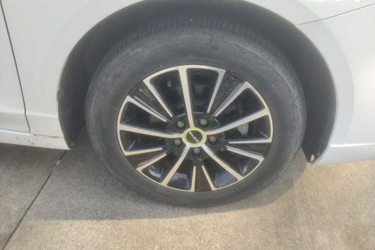 Used Roewe i5 2021 1.5L CVT Diamond Edition Right Front Wheel Hub