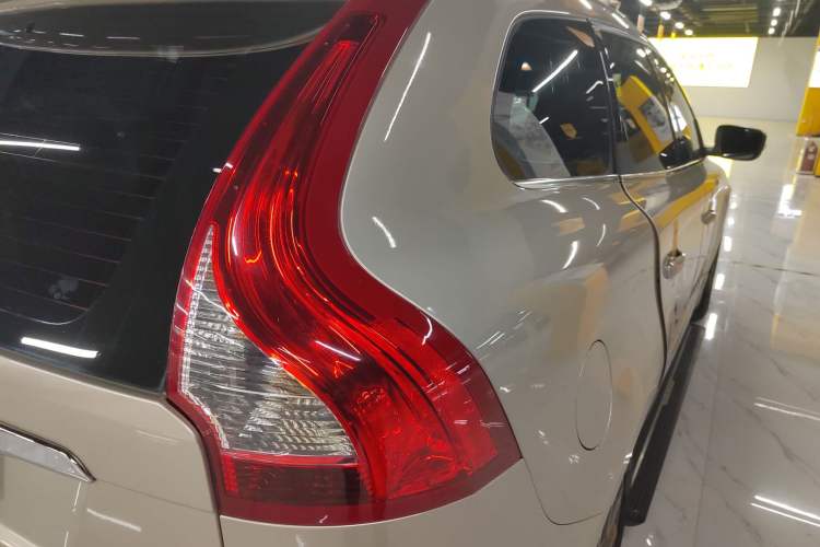 Used Volvo XC60 2017 T5 AWD Smart Upgrade Edition
