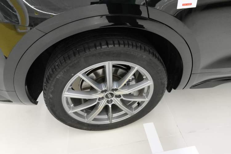 Used Audi Q5L 2023 40T Luxury Dynamic Model
