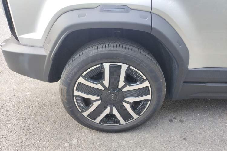 Used iCAR 03 2024 501km Four-wheel Drive Long-Range Advanced Version Right Rear Wheel Hub