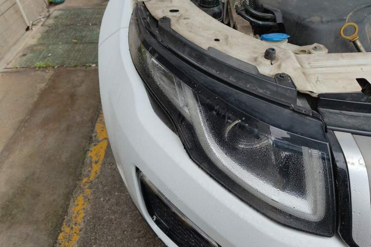 Used Land Rover Range Evoque 2018 240 PS SE Smart Brilliance Edition Right Front Headlight