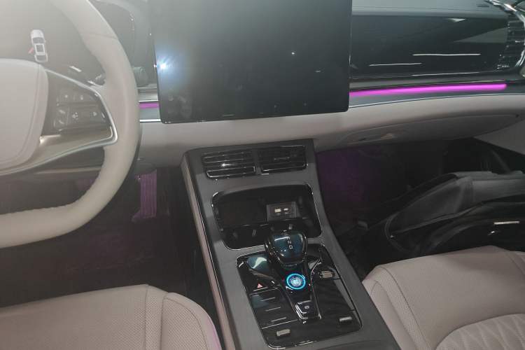 Used BYD Han 2025 DM-i Intelligent Driving Edition 125KM LiDAR Flagship Model Audio And AC Panel