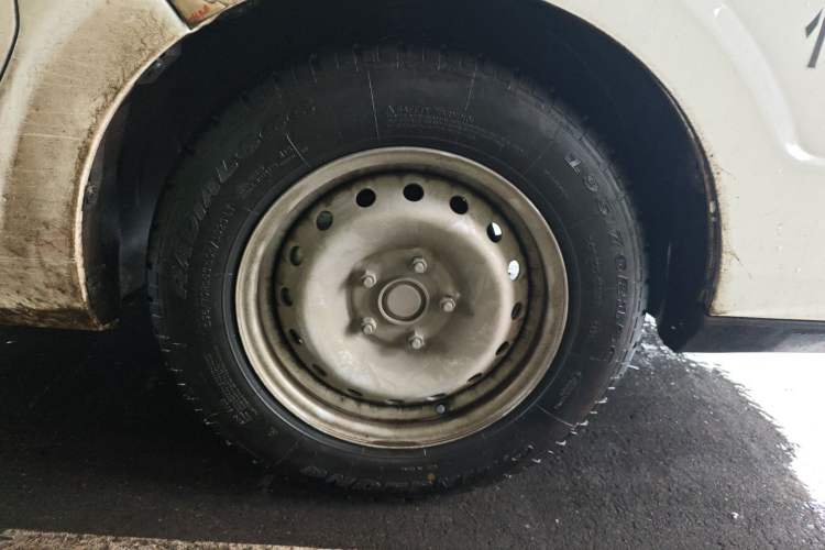 Used SRM New Energy E3 2025 Fudi 310KM Practical Passenger Vehicle