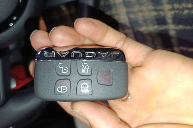 Used Jaguar F-TYPE 2024 P300 75th Anniversary Limited-Edition Hardtop Version Interior 1