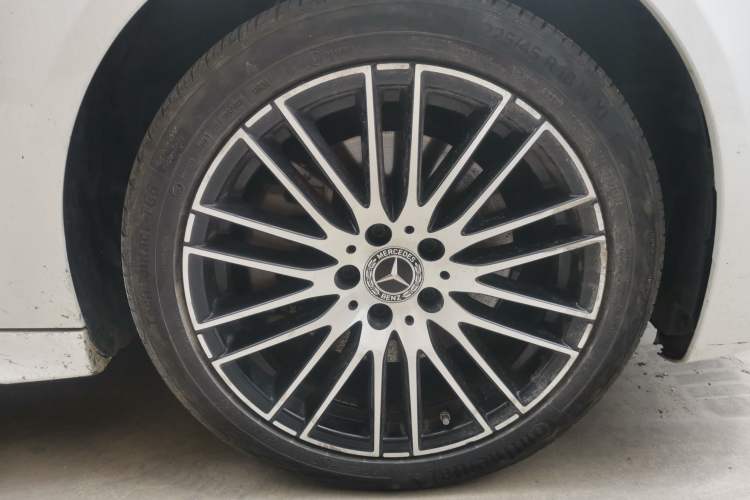 Used Mercedes-Benz C-Class 2022 C 260 L Sport Edition Right Front Wheel Hub